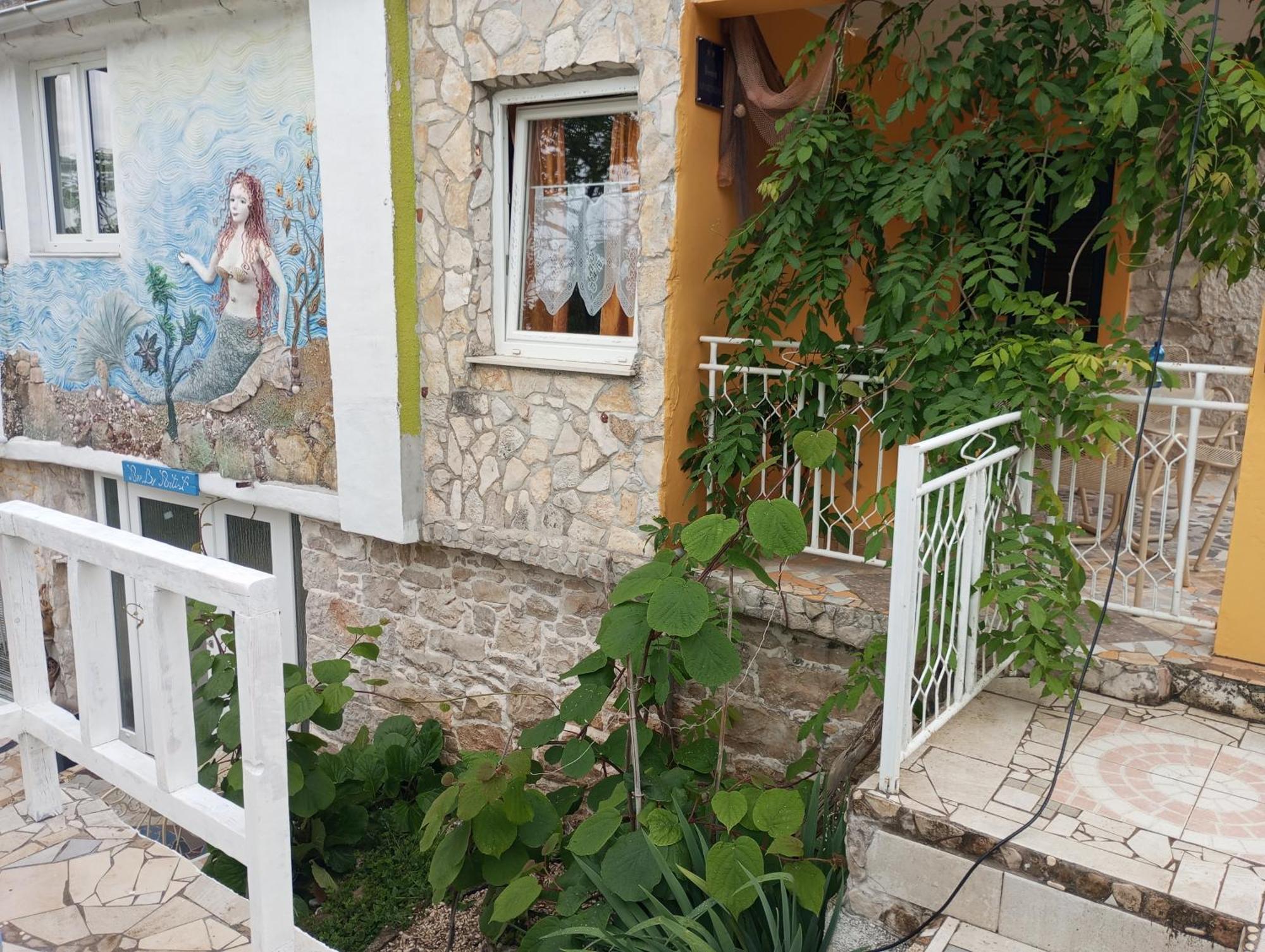 Apartman Sirena Pican Exterior photo